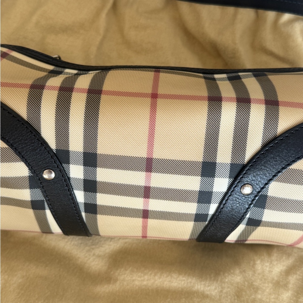 Burberry Barrel Bag - Picture 9 of 12